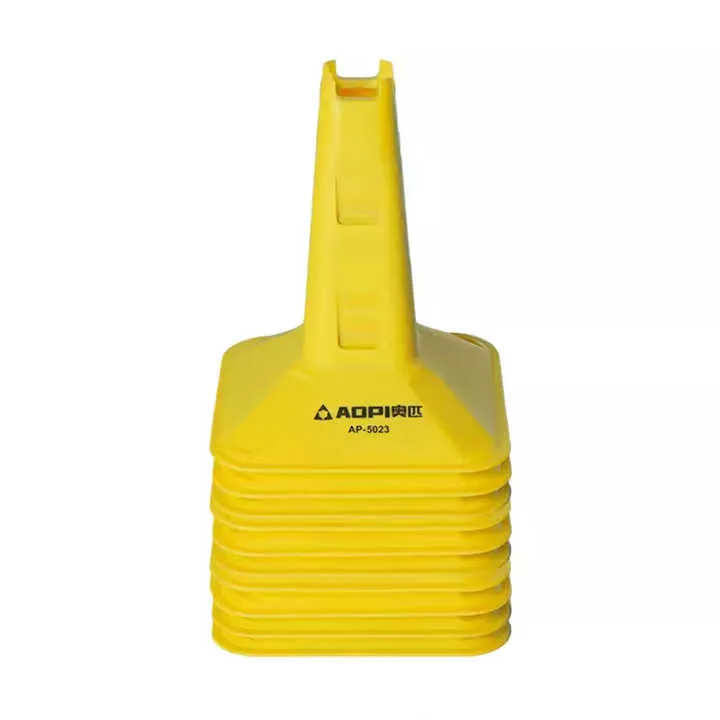 دلو تحديد العرقلة ، دلو من البلاستيك ، معدات . Obstacle course bucket, plastic bucket, training