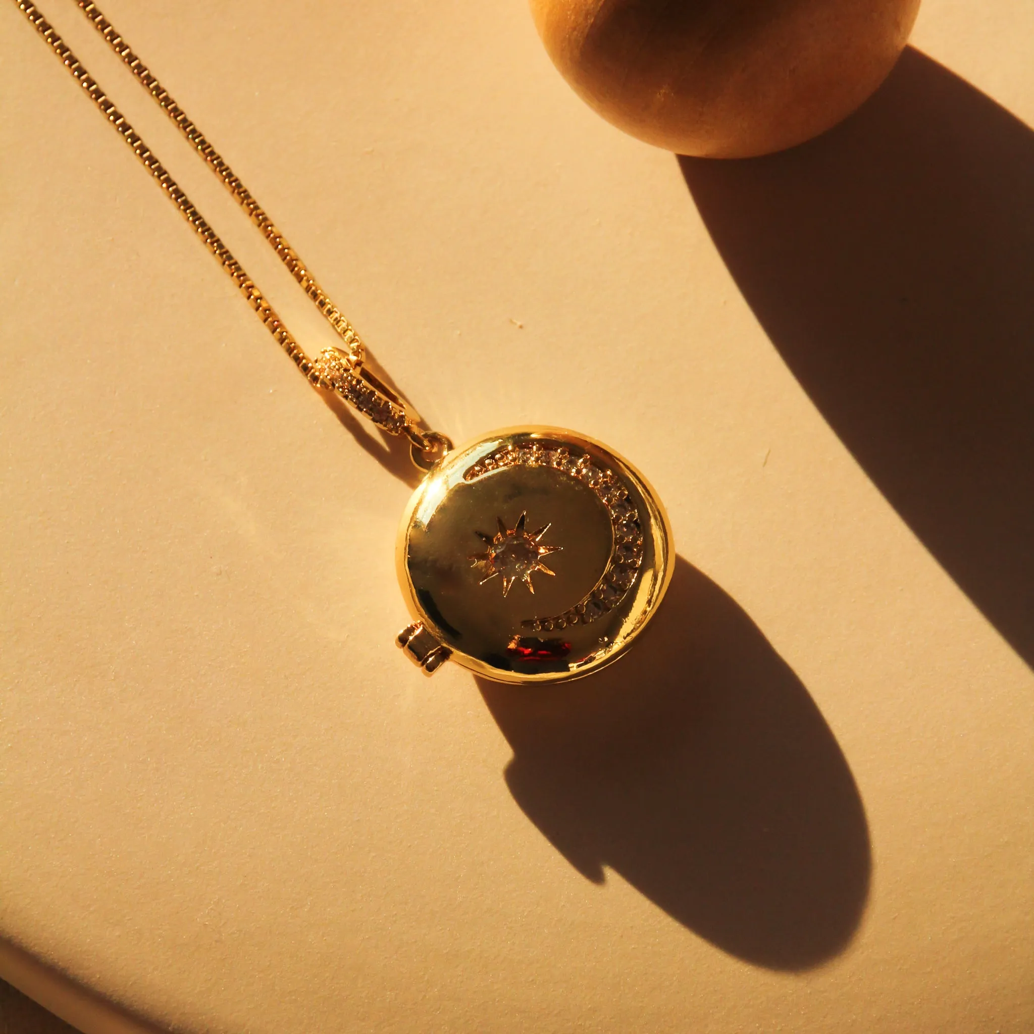 Caspara Necklace