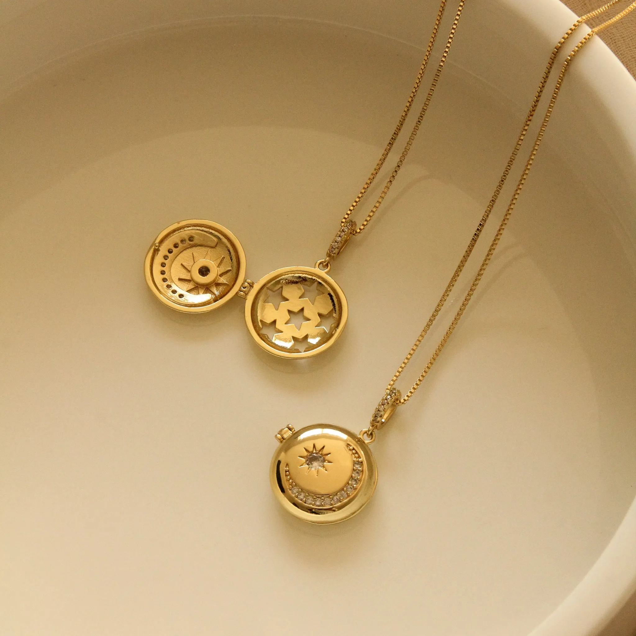 Caspara Necklace