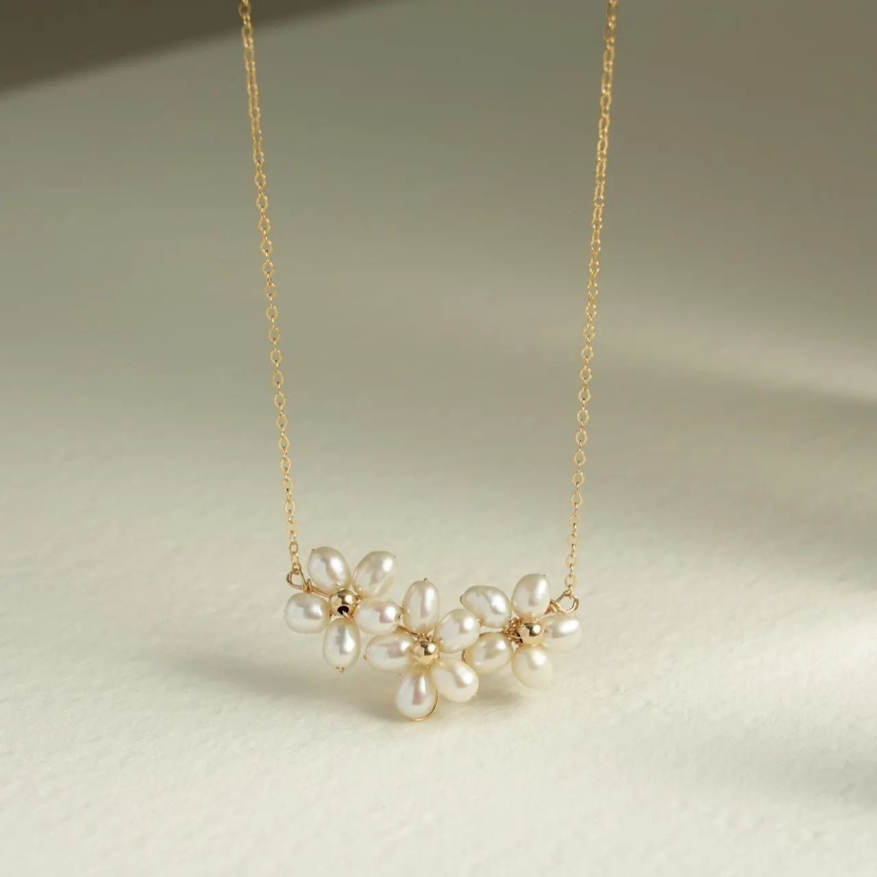 Falling Petals Series Narcissus Pearl Necklace