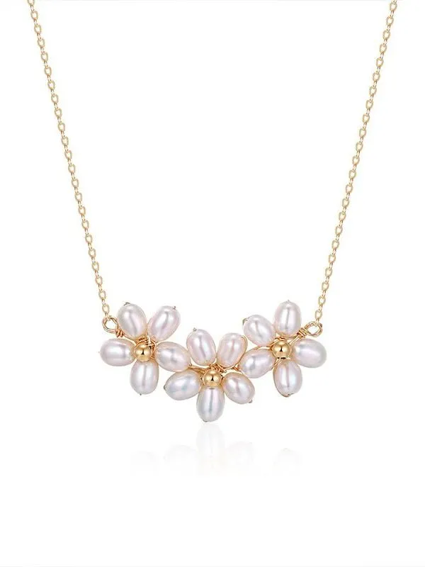 Falling Petals Series Narcissus Pearl Necklace