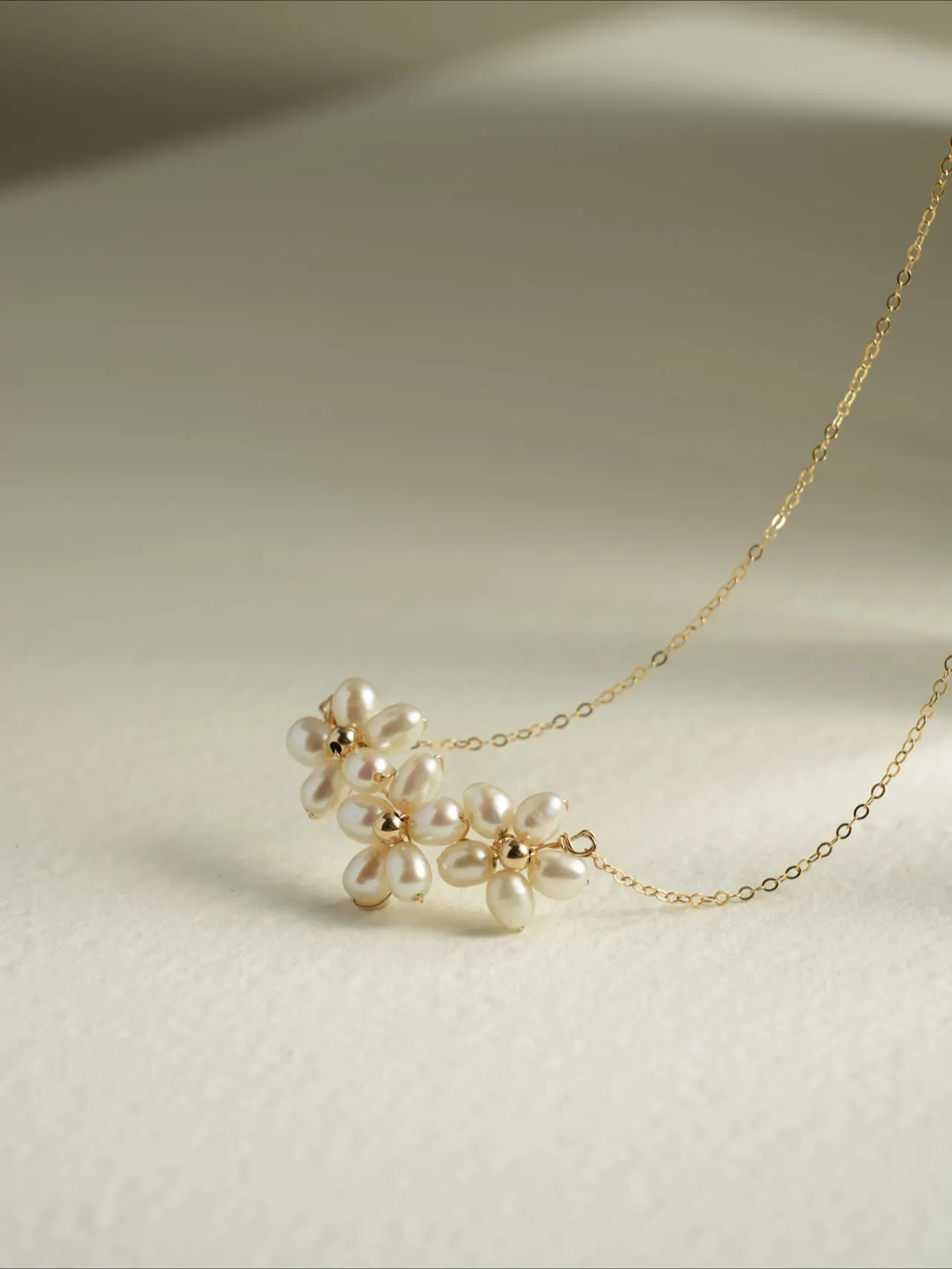 Falling Petals Series Narcissus Pearl Necklace