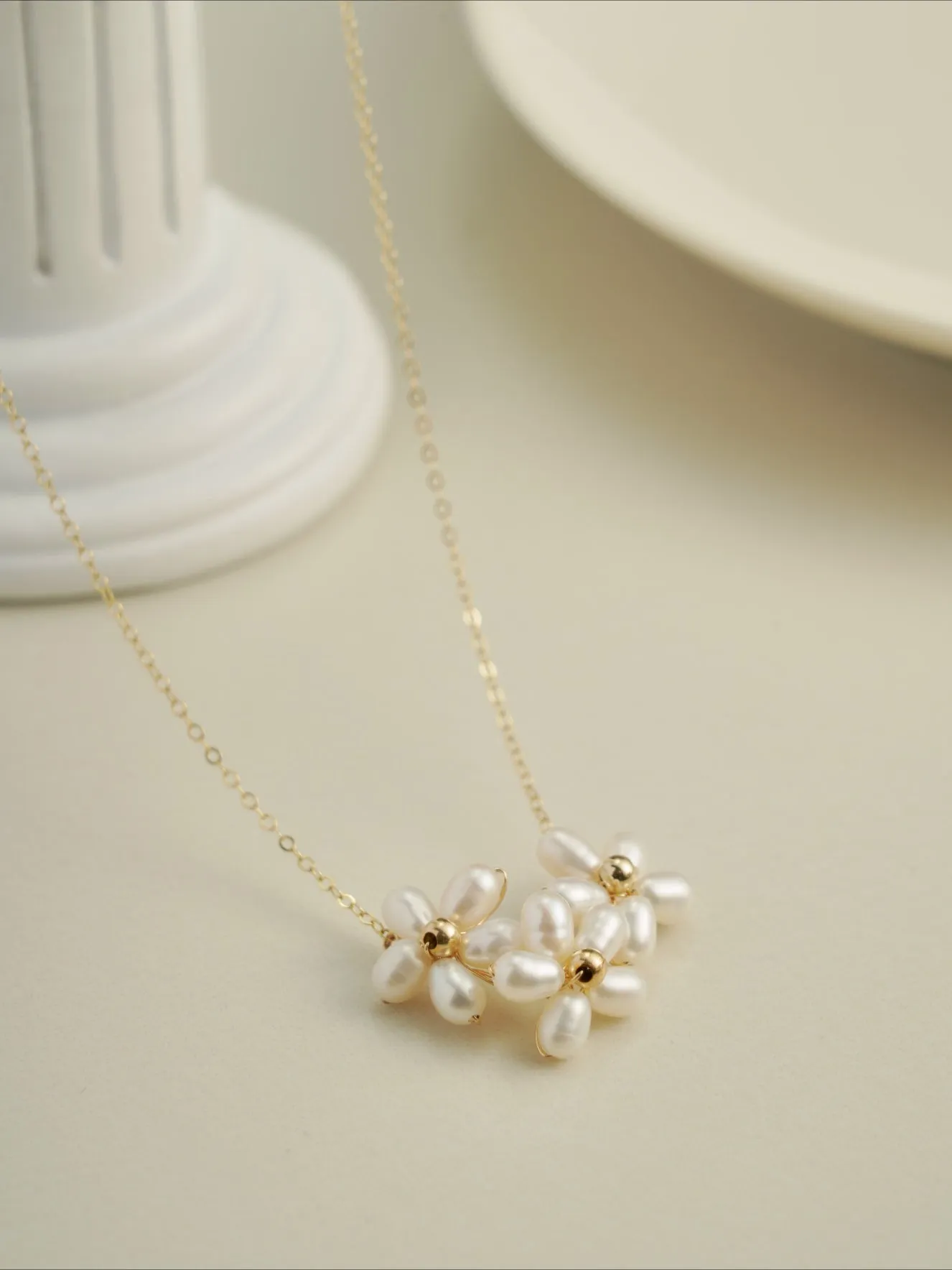 Falling Petals Series Narcissus Pearl Necklace