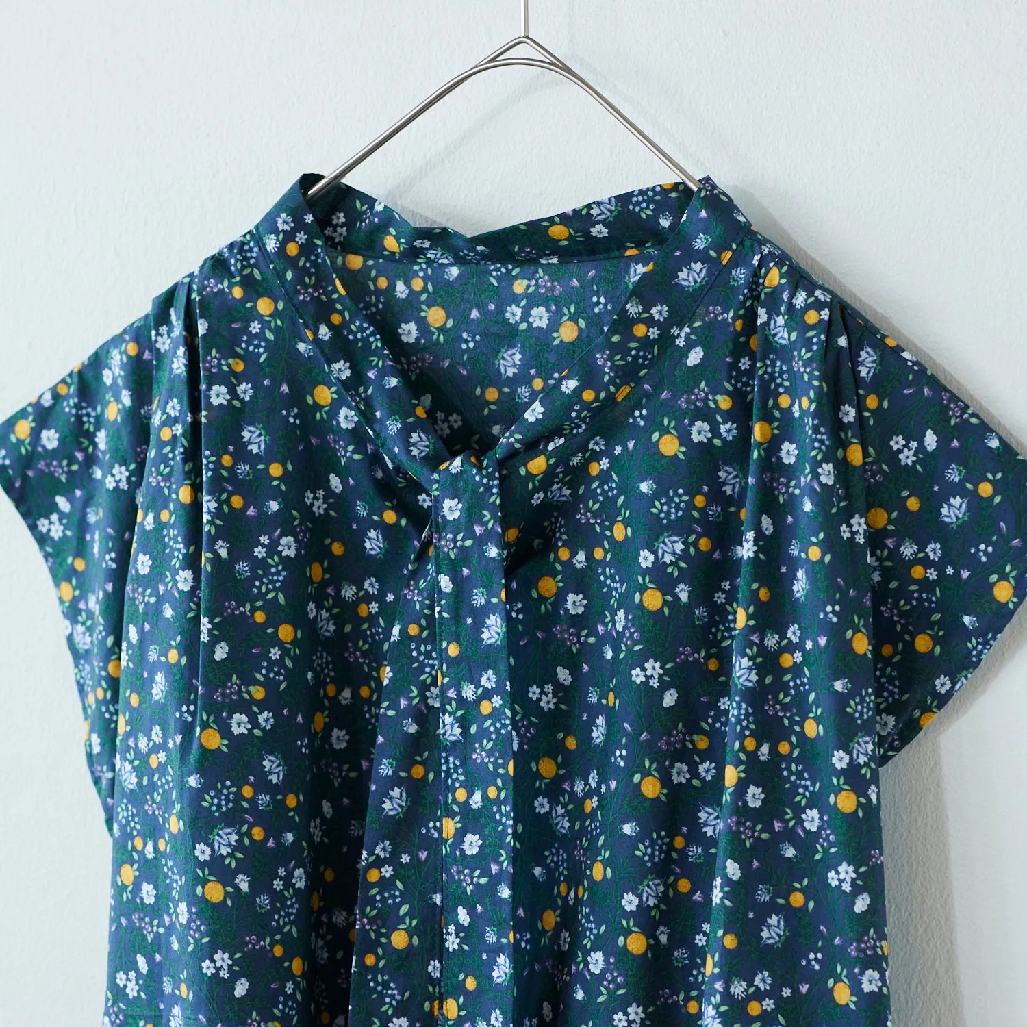 Flownny Berry Bloom Cotton Lawn - KOKKA Original Design