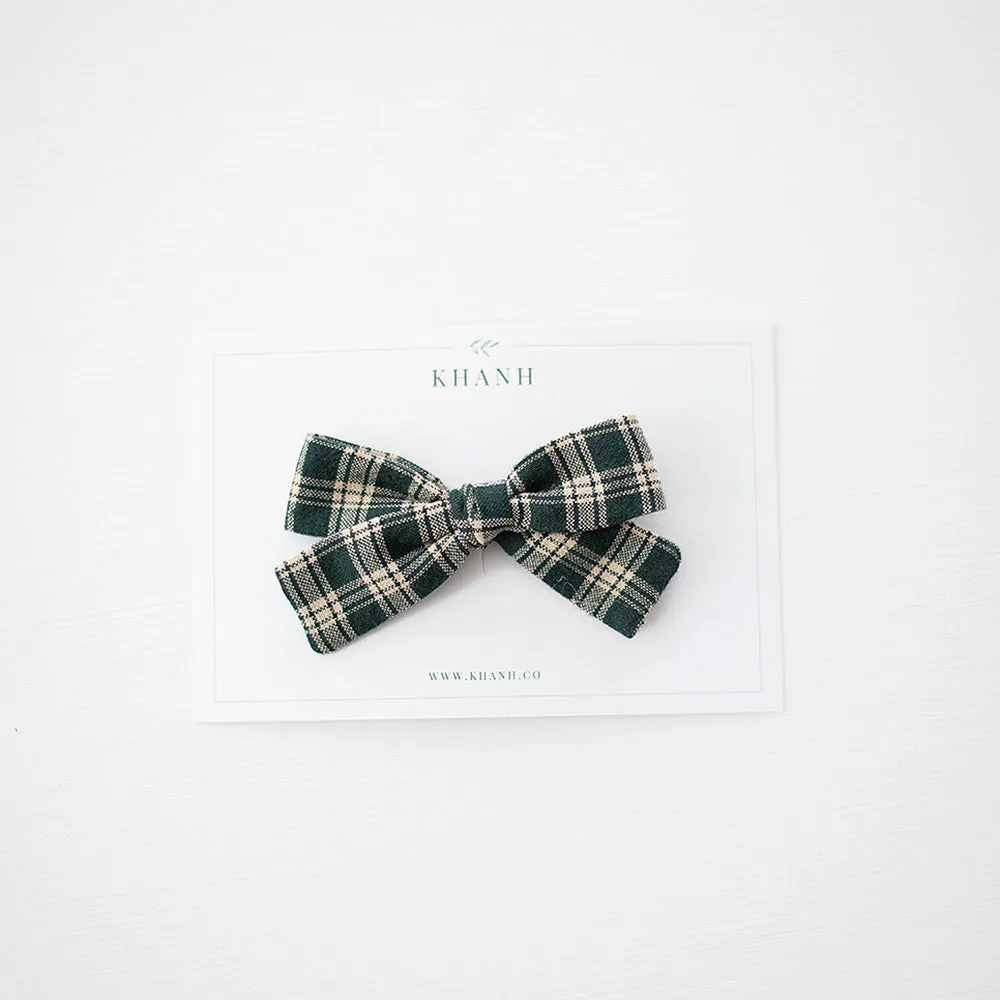 Green Plaid | Medium Hand-tied Bow
