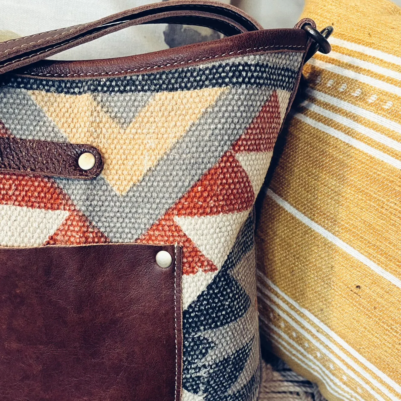 Horseshoe Rapids Leather Shoulder Purse