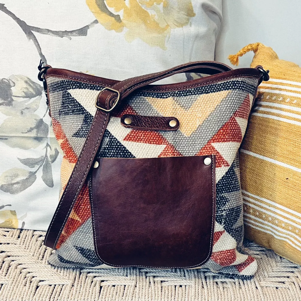 Horseshoe Rapids Leather Shoulder Purse