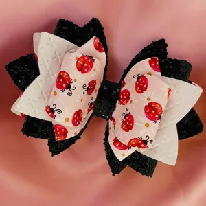 Ladybugs & Daisies Bow