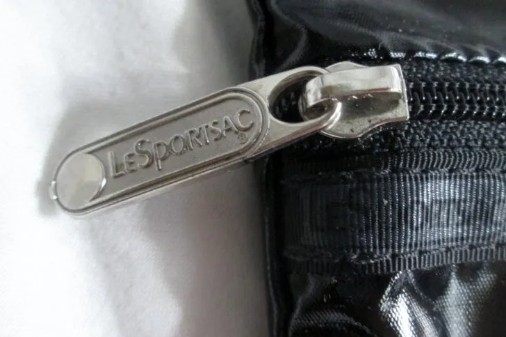 LE SPORT SAC Signature Shoulder Bag Crossbody Swingpack Purse SHINY BLACK Lesportsac