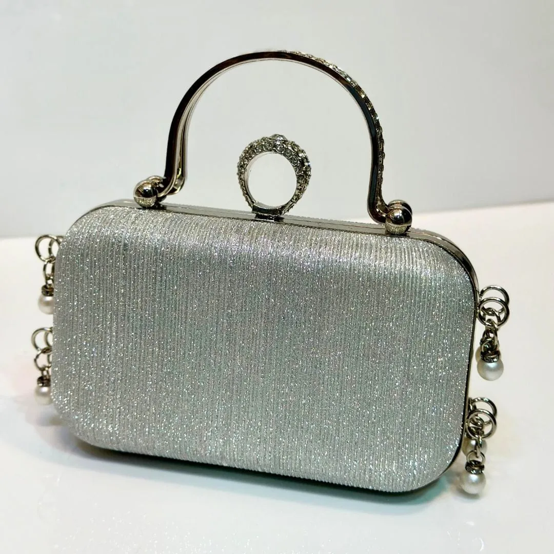 Ring Pearl Clutch