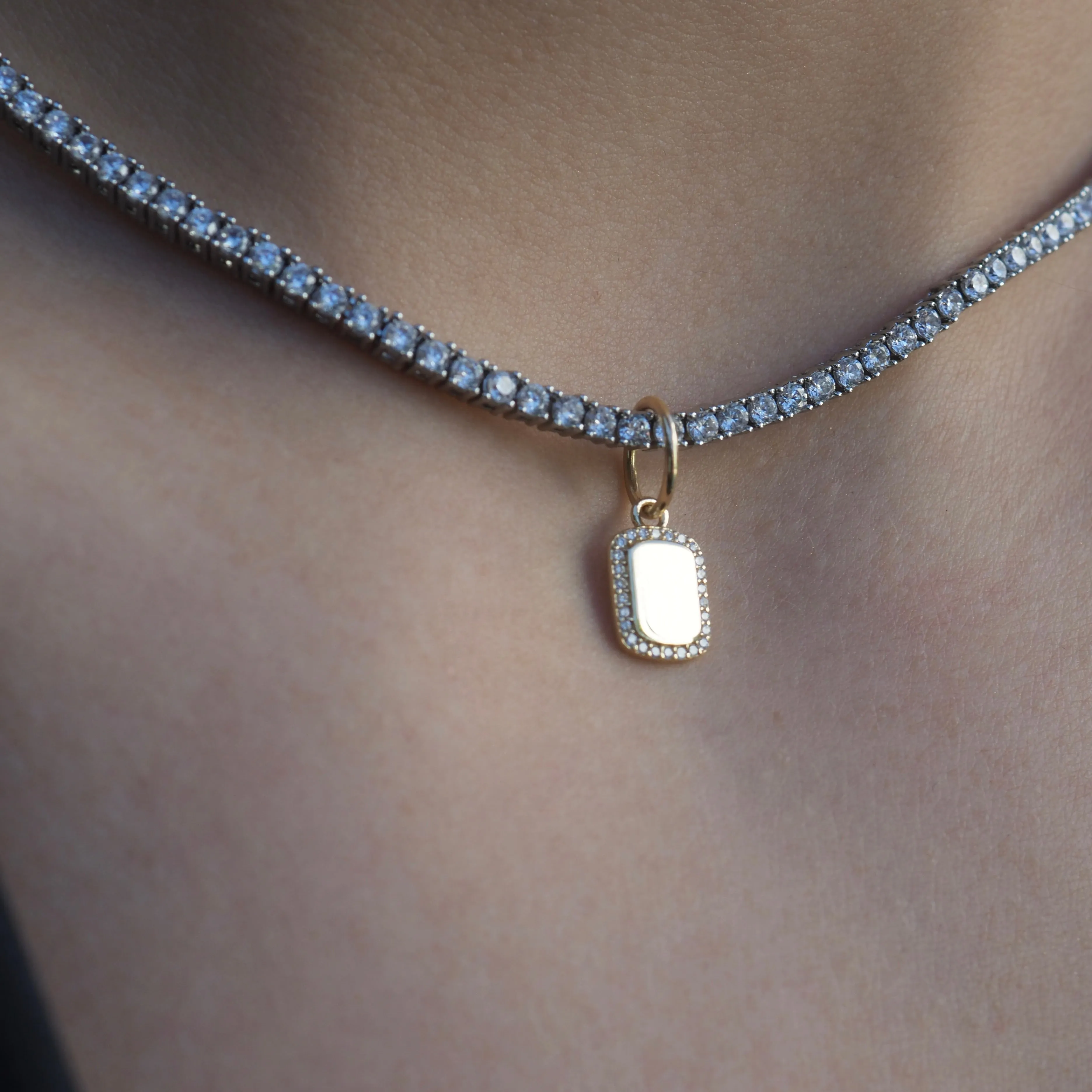 SARA GOLD DOG TAG NECKLACE