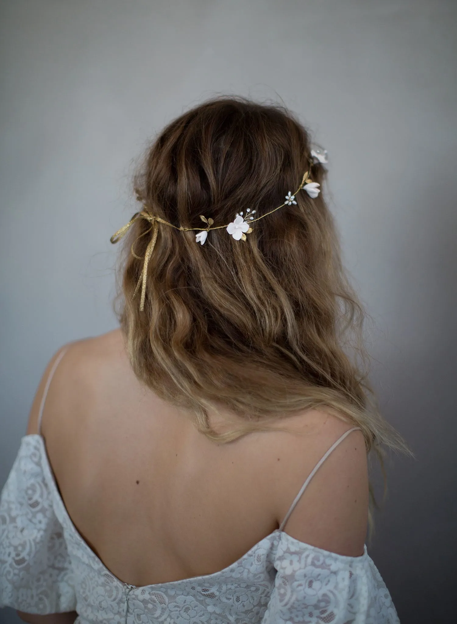 Simple sugar blossom hair vine - Style #738