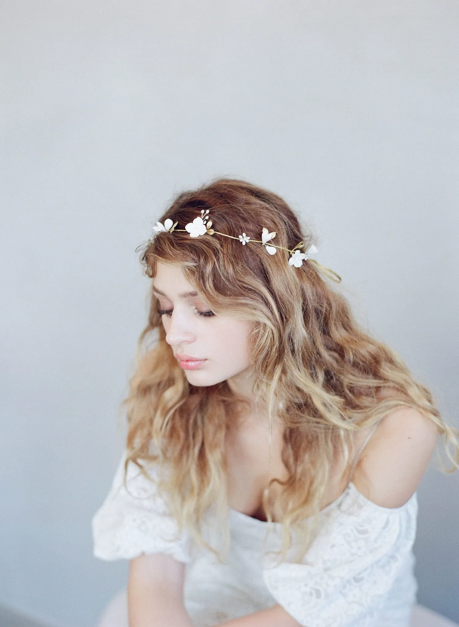 Simple sugar blossom hair vine - Style #738