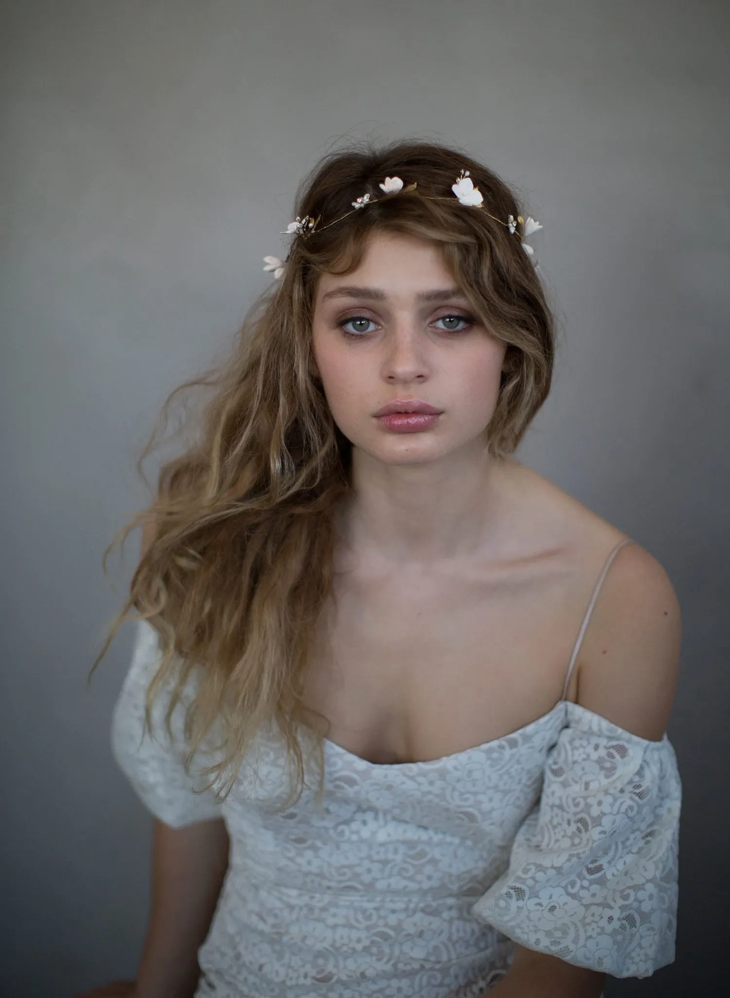 Simple sugar blossom hair vine - Style #738