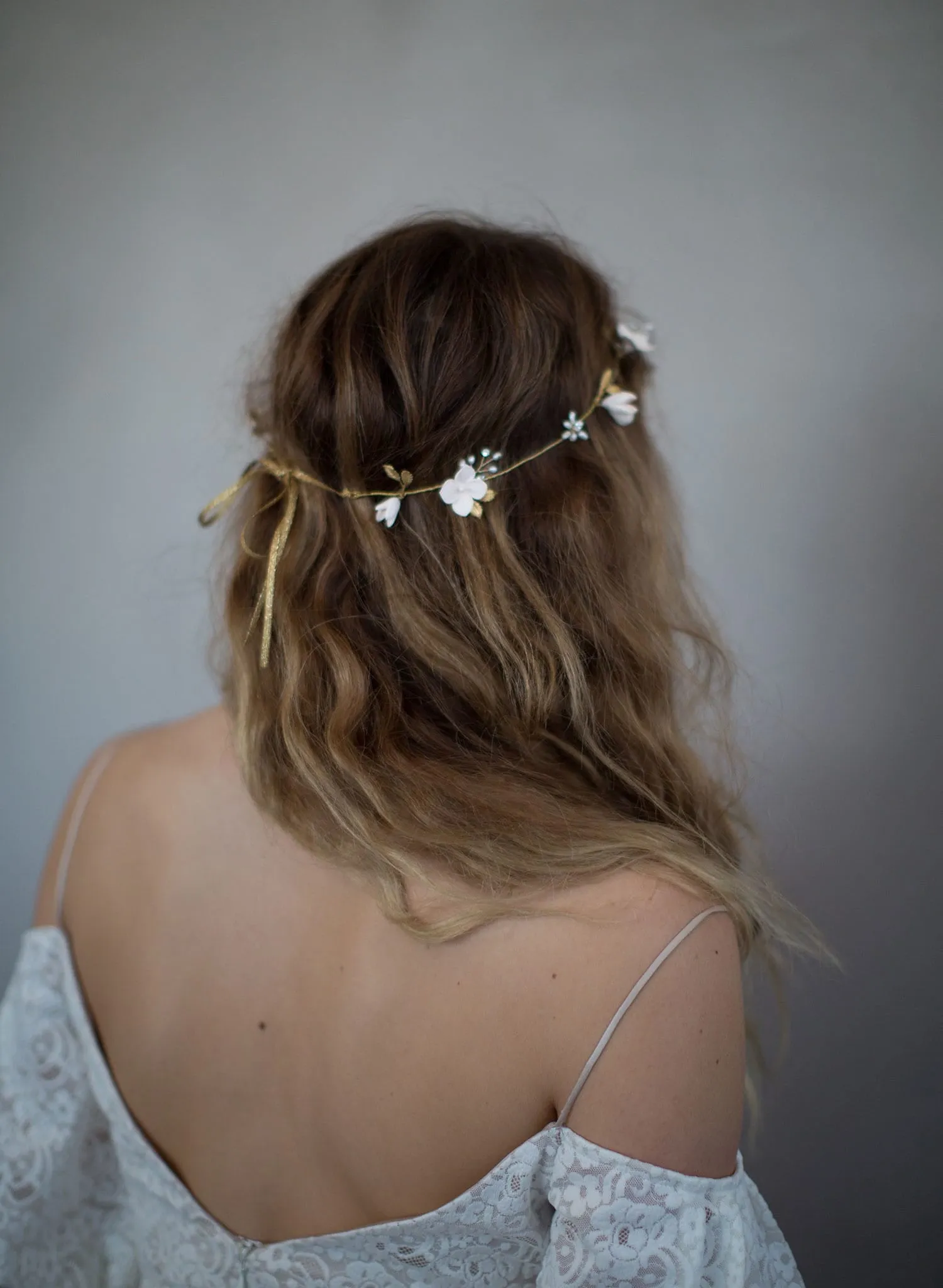 Simple sugar blossom hair vine - Style #738